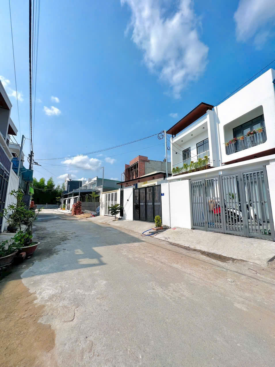 Nhà lầu siêu sang, sổ riêng thổ cư gần KCN Thạnh Phú, chỉ 2tỷ250 - Ảnh 4