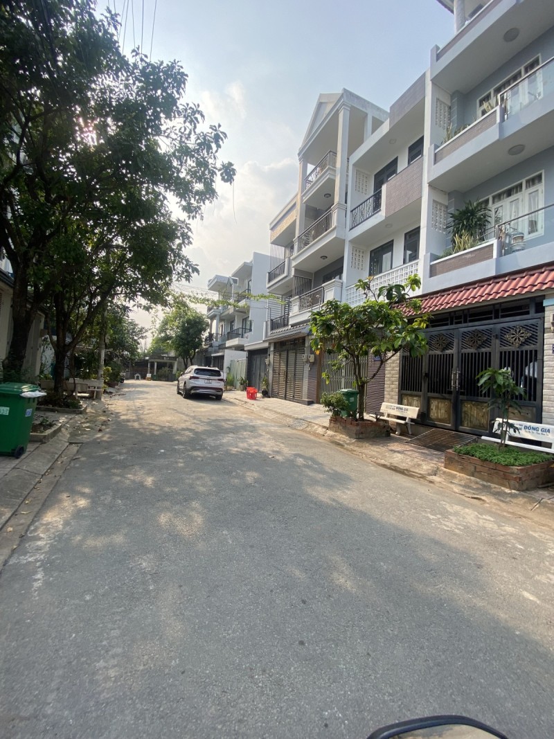Cần Bán Dãy Nhà Trọ 166m2 full Thổ, Ngang Khủng 8.8M. Lê Văn Việ - Tân Phú. Tp.Thủ Đức - Ảnh chính