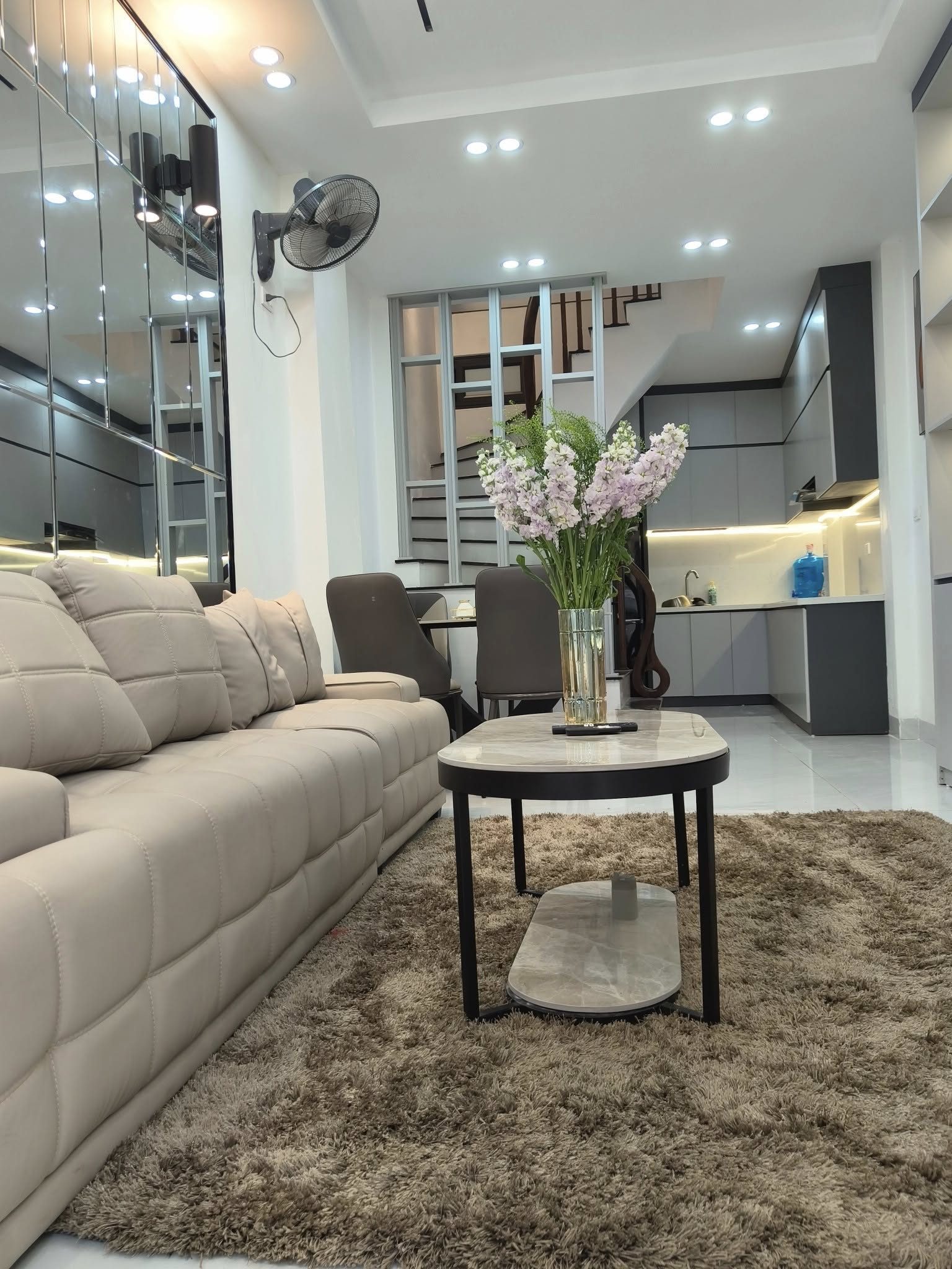 Cho thuê nhà nguyên căn 4 tầng full đồ ngõ Văn Hương, Đống Đa 36m x 4T giá 12 triệu - Ảnh 1
