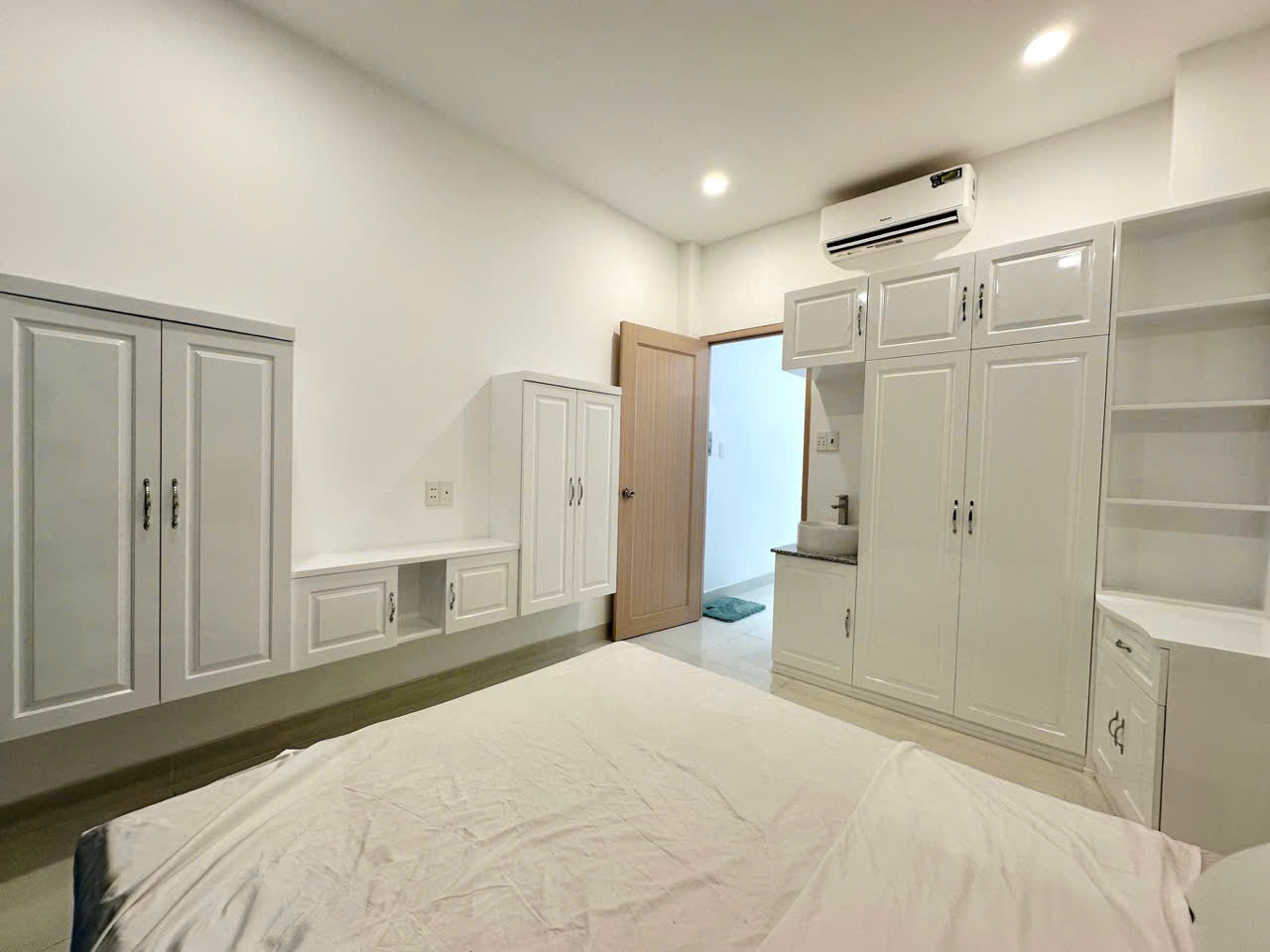 CHÍNH CHỦ GẤP BÁN - TRẦN KHÁC CHÂN - Q1 - TÂN ĐỊNH - NHÀ ĐẸP -5 TẦNG BTCT - TẶNG FULL NỘI THẤT CAO - Ảnh 4