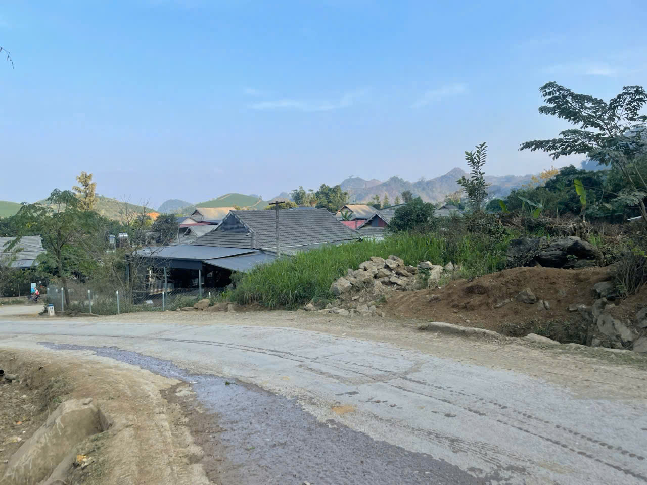 Bán 829m² Đất Mộc Châu, 400m² Thổ Cư, Gần Homestay, Trường Học, UBND giá 1ty7 - Ảnh 1