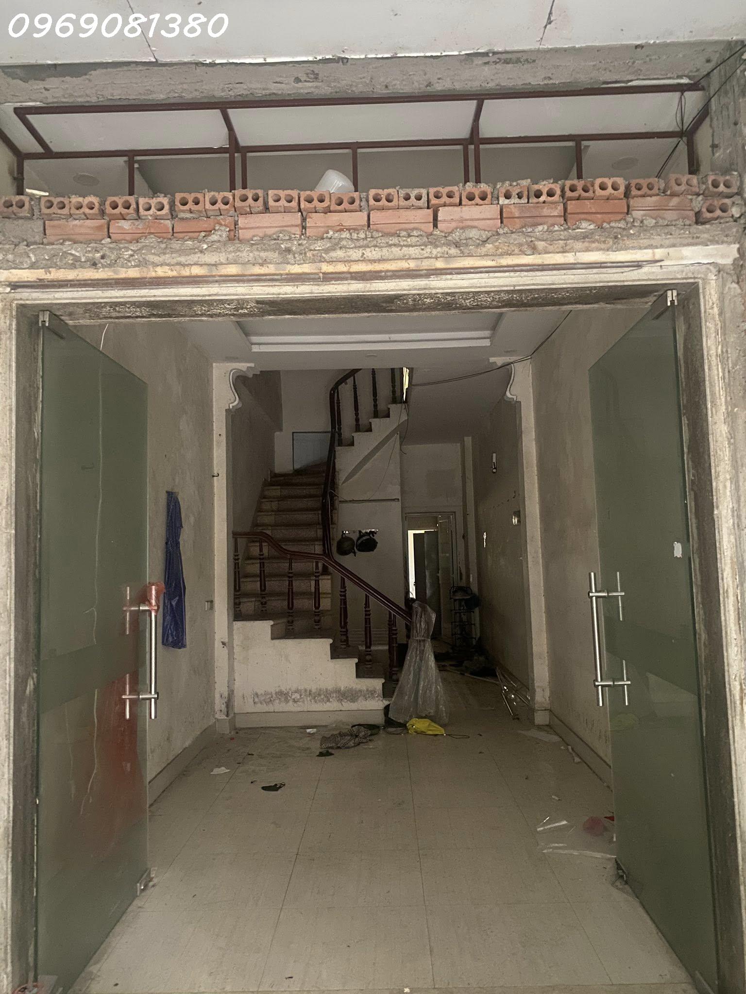 BÁN NHÀ NGUYỄN TRÃI 57 M 4T MT3,2M GIÁ NHỈNH 9 TỶ ! VÀI BƯỚC CHÂN RA ĐƯỜNG NGUYỄN TRÃI . CÒN THƯƠNG - Ảnh 2