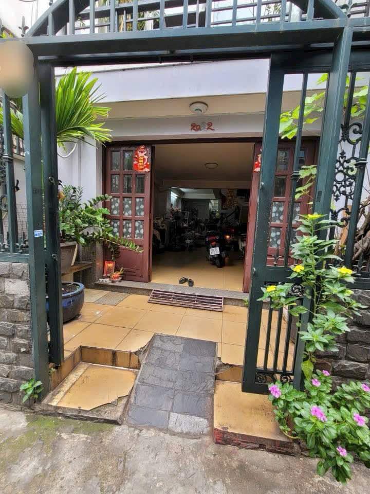 🏠 Nhà 5 Tầng Gần Quận 1, Phú Nhuận – 50m2 – nhỉnh 7 Tỷ –  tặng Nội Thất - Ảnh chính