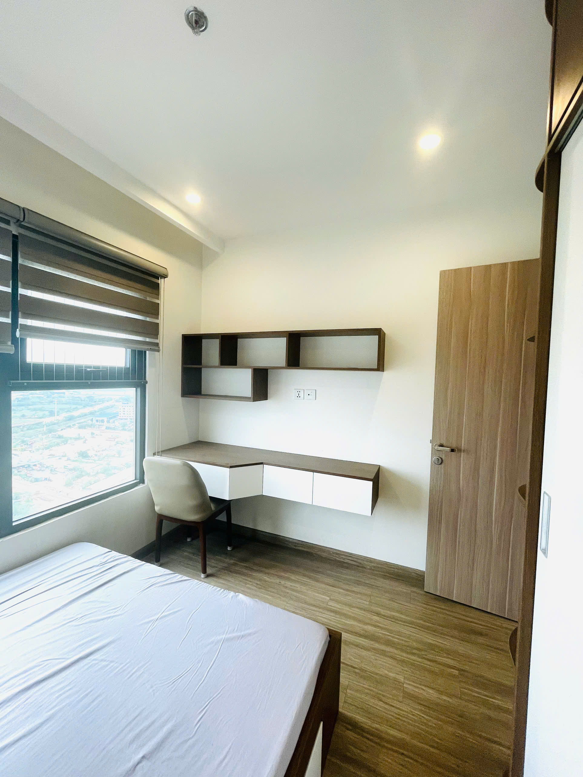 Chính chủ cần bán căn 2n+ tầng trung full đồ phân khu S1, giá nhỉnh 4 tỷ - Ảnh 3