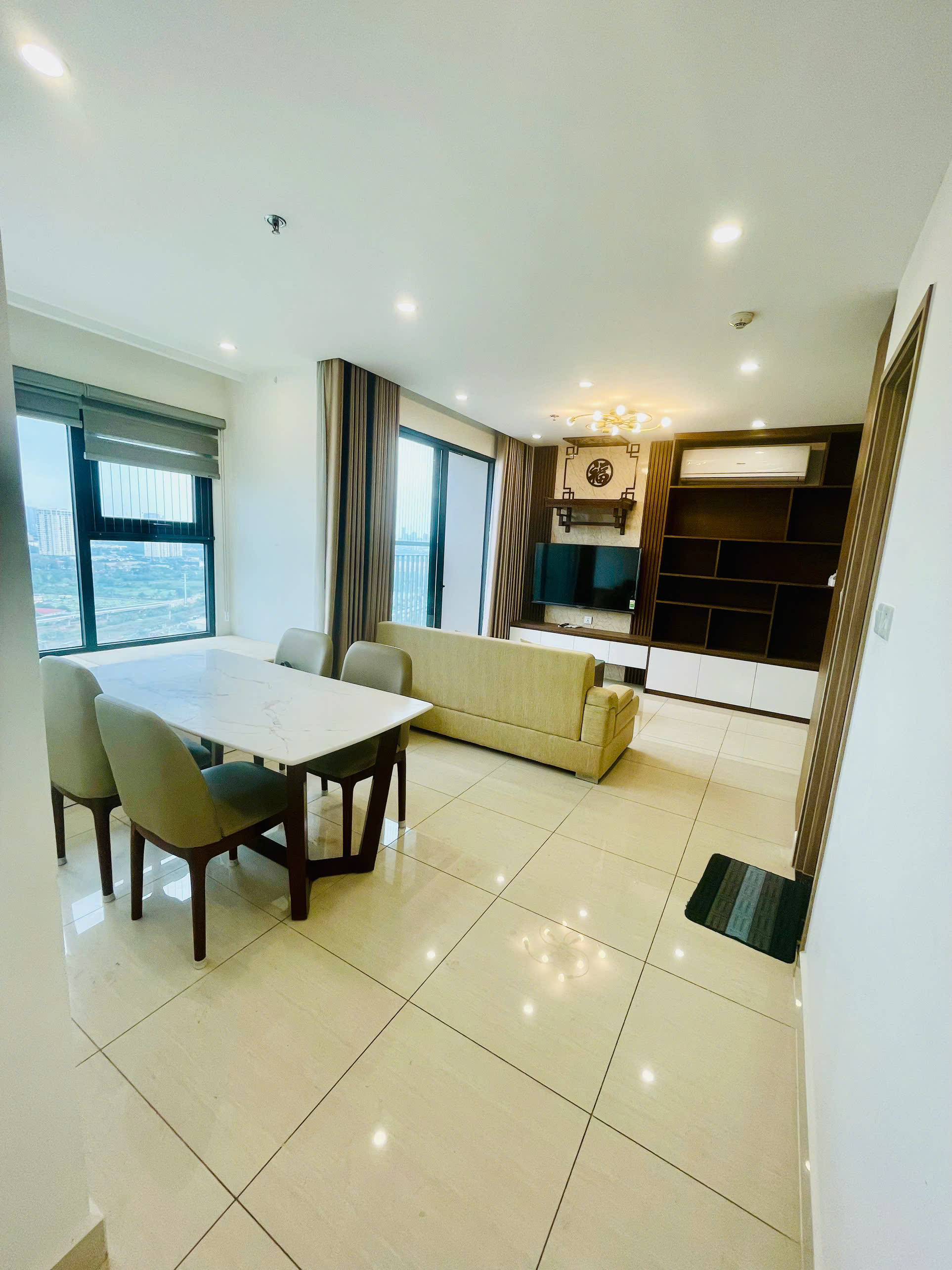 Chính chủ cần bán căn 2n+ tầng trung full đồ phân khu S1, giá nhỉnh 4 tỷ - Ảnh 1