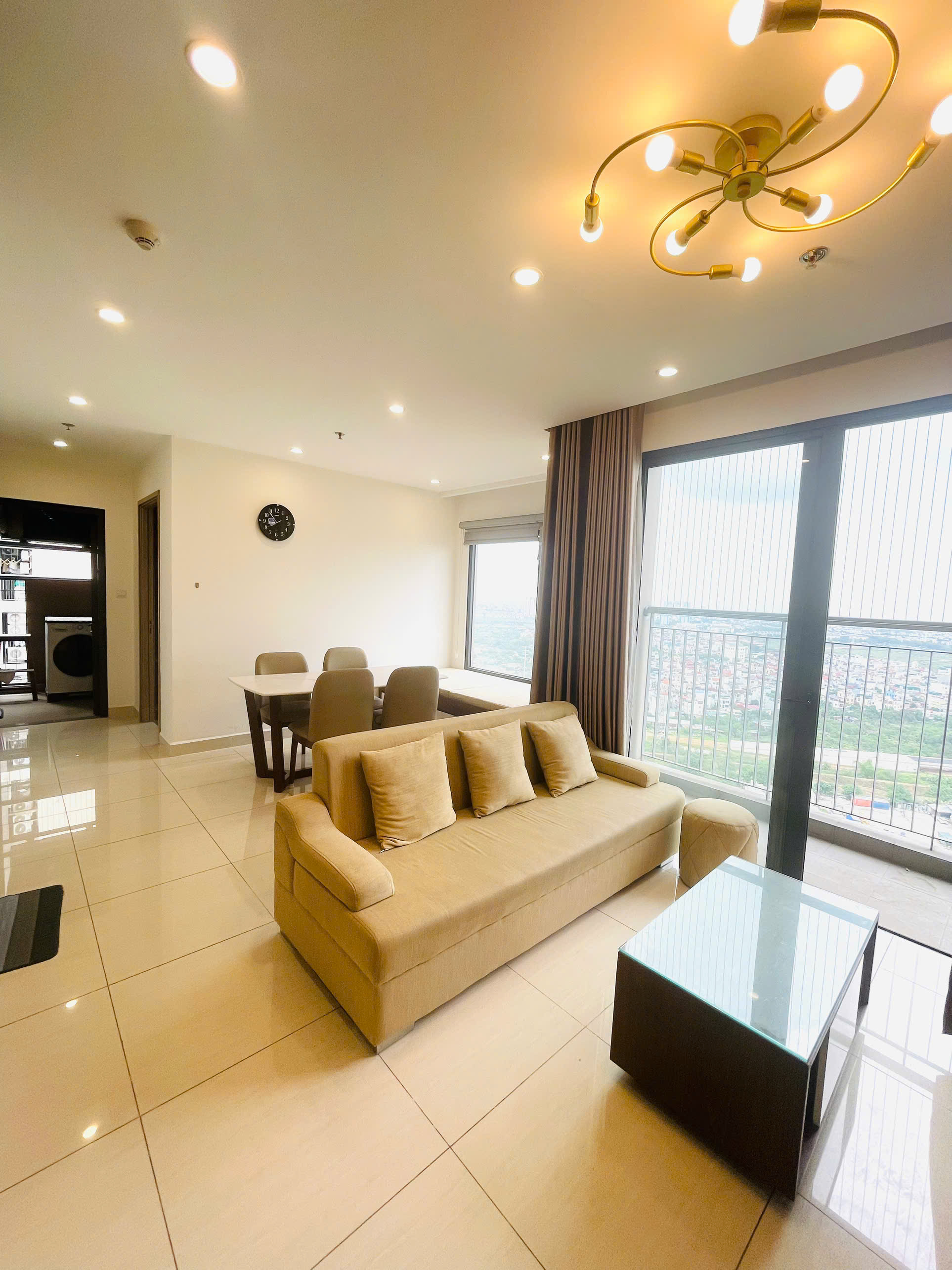Chính chủ cần bán căn 2n+ tầng trung full đồ phân khu S1, giá nhỉnh 4 tỷ - Ảnh chính