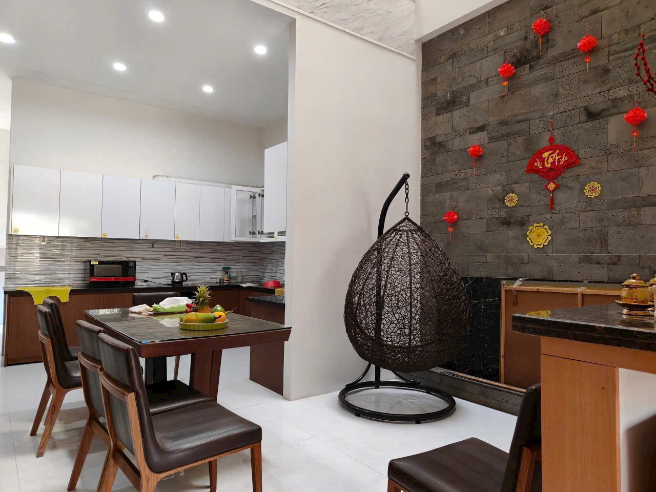 Cho thuê biệt thự siêu đẹp, full nội thất, gần ngã tư Tân Phong - Ảnh 2