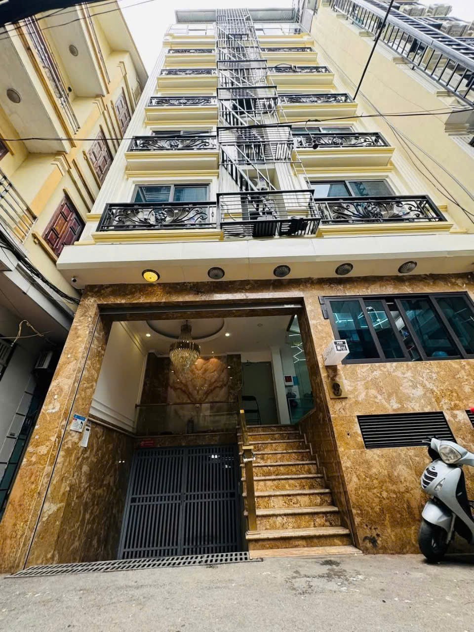 NHÀ VỊ TRÍ ĐẸP -  GIÁ TỐT Cần Bán TOÀ NHÀ CHDV LÔ GÓC tại quận Cầu Giấy, TP Hà Nội - Ảnh chính