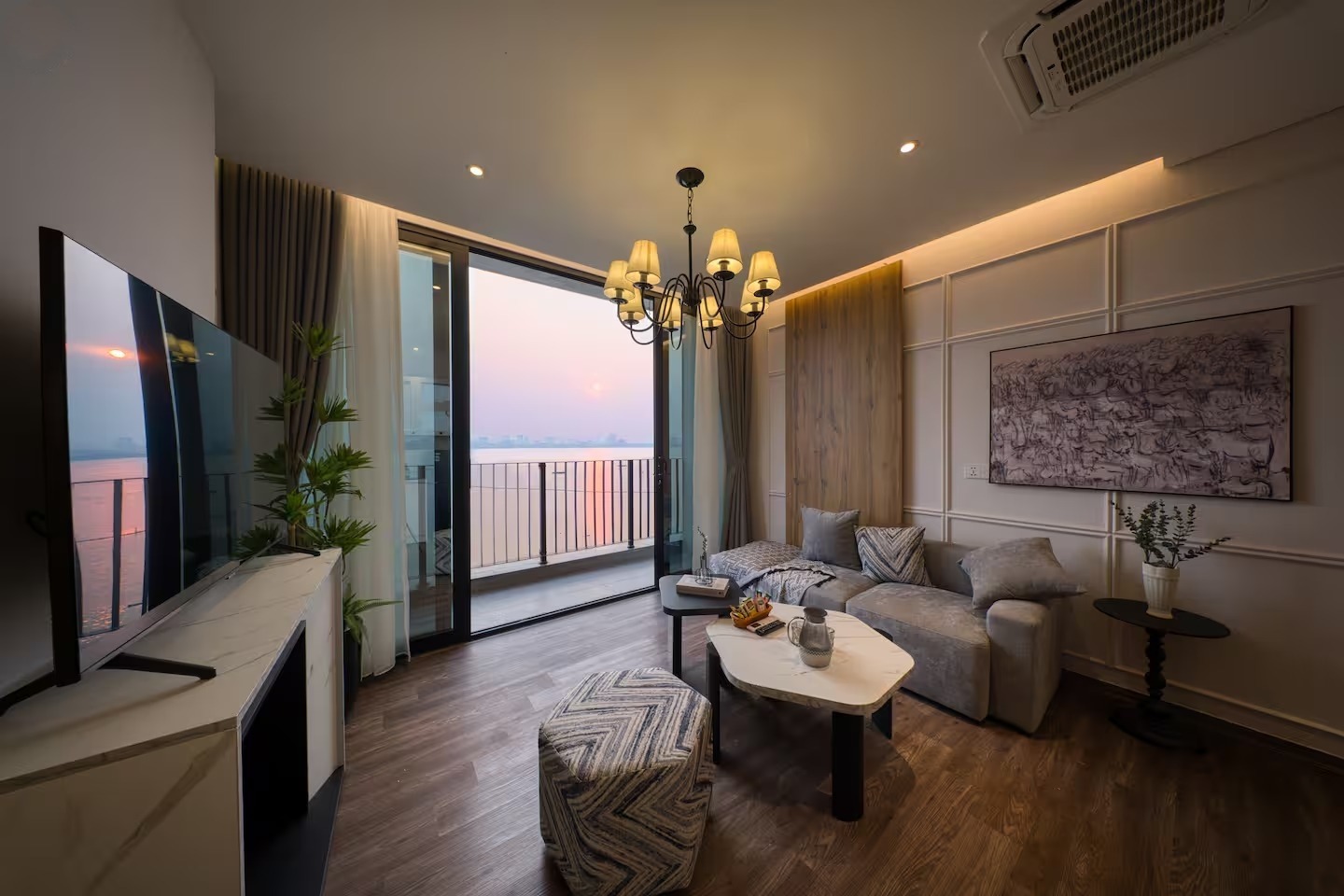GIẢM 20 TỶ - BÁN GẤP nhà Mặt phố căn góc Tây Hồ 215m² * 7,5 tầng, mặt tiền 14m - Ảnh chính