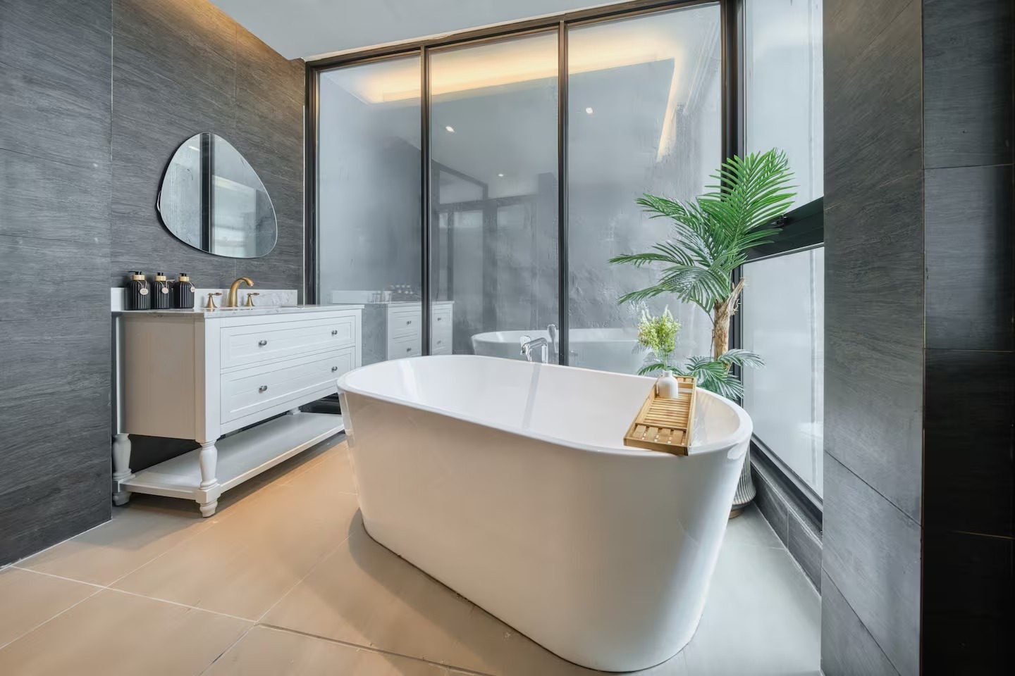 GIẢM 20 TỶ - BÁN GẤP nhà Mặt phố căn góc Tây Hồ 215m² * 7,5 tầng, mặt tiền 14m - Ảnh 4