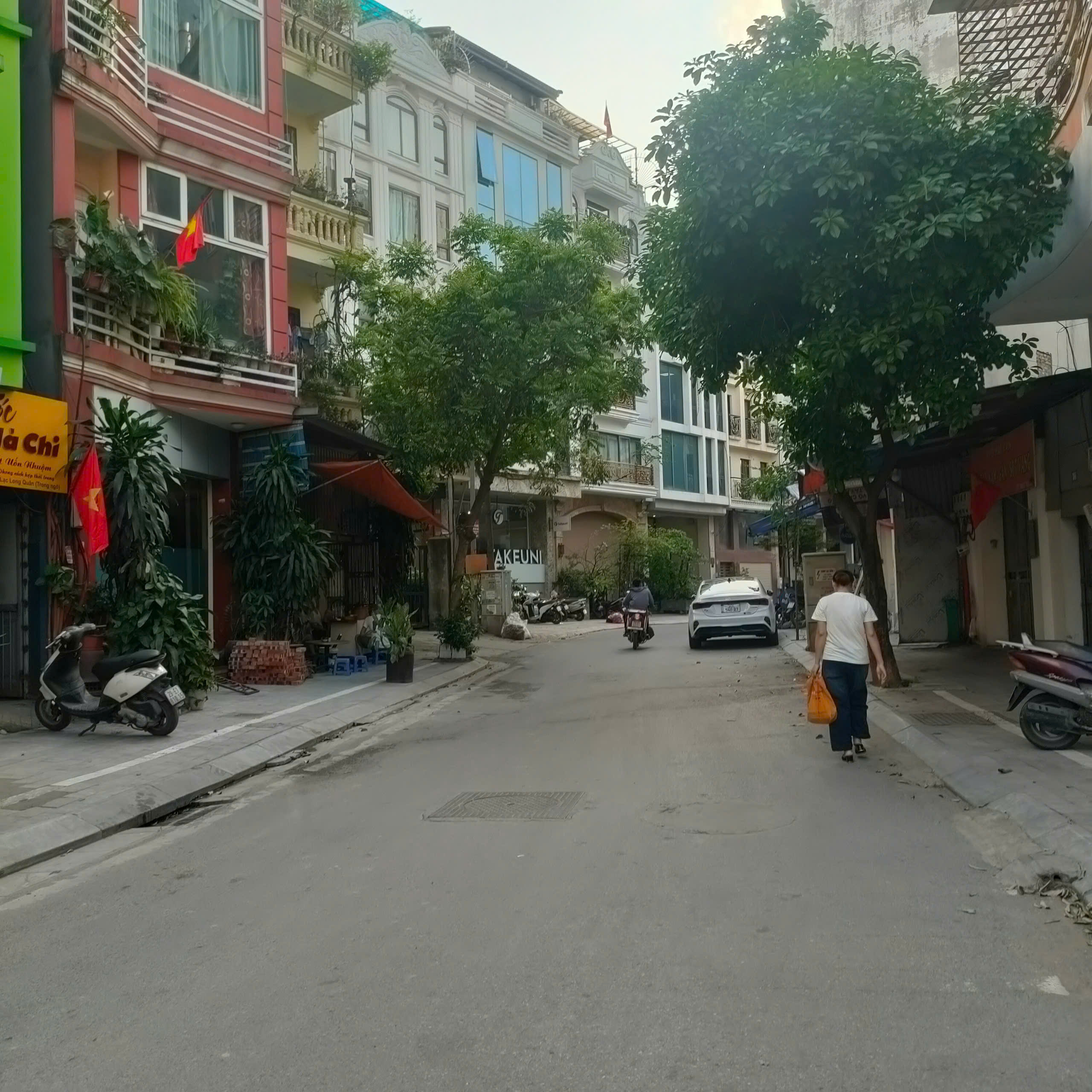 BÁN MẢNH ĐẤT LẠC LONG QUÂN, PHÂN LÔ, ÔTÔ TRÁNH, 75M2 GIÁ CHỈ 280 TRIỆU /M2 - Ảnh chính