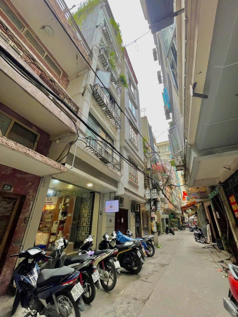 NHÀ ĐẸP ĐÊ LA THÀNH - Có Dòng Tiền - Ở Lại Sướng DT 54m2 7 tầng MT 3.9m Giá 11.9 tỷ - Ảnh 4