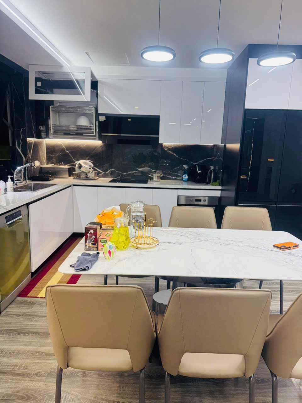 Sky villa 3 ngủ 2 WC 140m2 tòa Diamond Goldmark City nội thất nhập khẩu Châu Âu mới 100% chưa sử - Ảnh 1