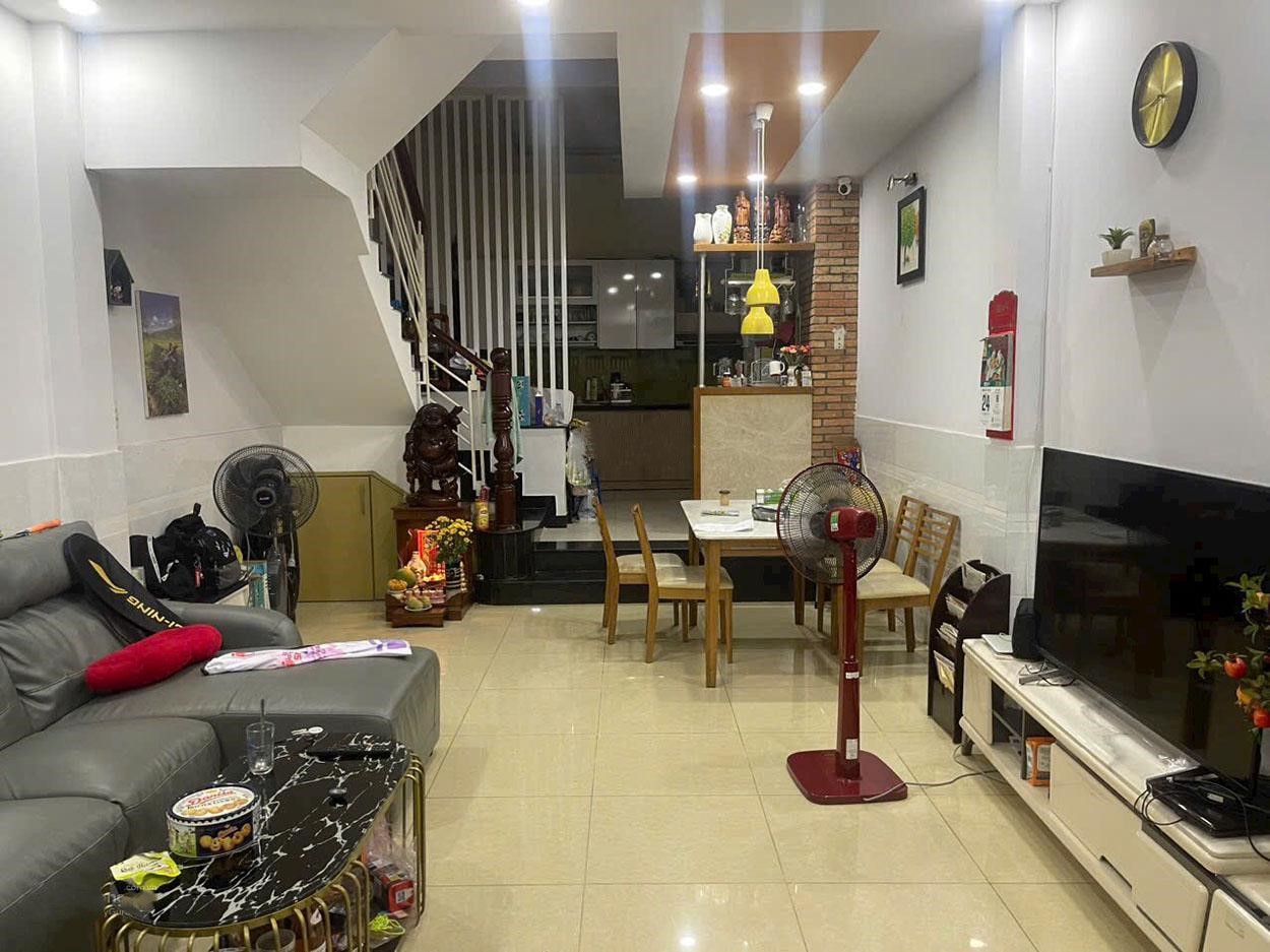Rẻ hơn thị trường 5 Tỷ, Bề Ngang Siêu lớn 15m, MT NGAY TRƯƠNG ĐỊNH, Q3. 200m2. 52Tỷ - Ảnh 3