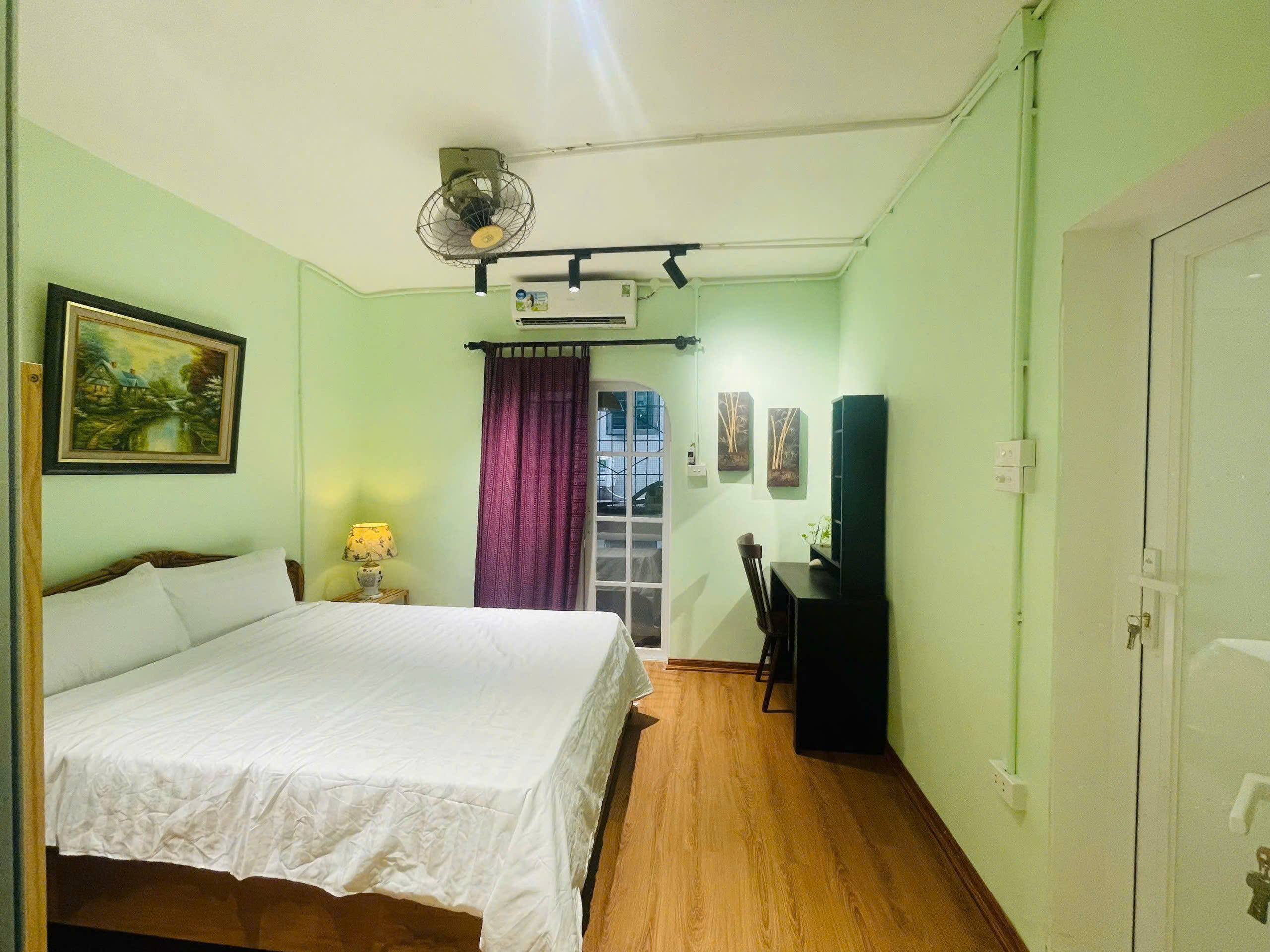 CHÍNH CHỦ CẦN BÁN GẤP NHÀ TẠP THỂ THÁI THỊNH CỰC ĐẸP, FULL NỘI THẤT DT HƠN 50M SĐCC - Ảnh 1