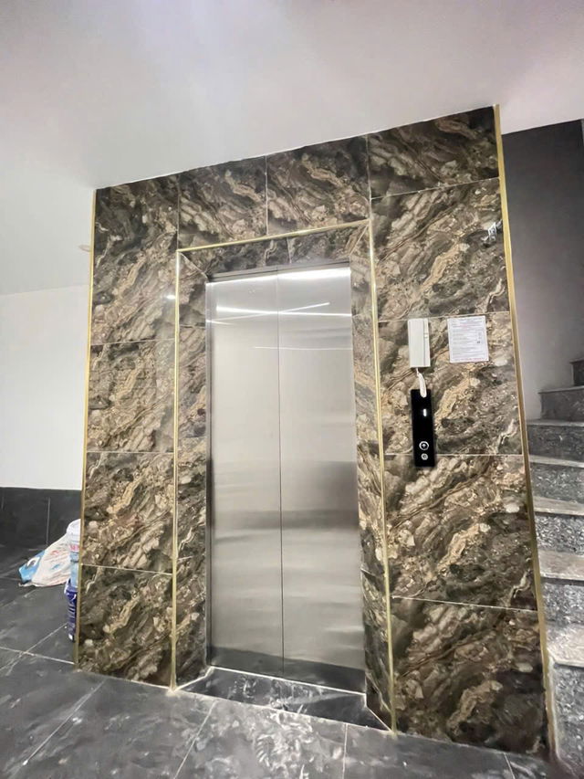 Bán nhà Đường Cầu Giấy, quận Cầu Giấy, Lô góc, Ở kết hợp thuê, 55m 7t, kinh doanh sầm uất, 19.5 tỷ - Ảnh chính