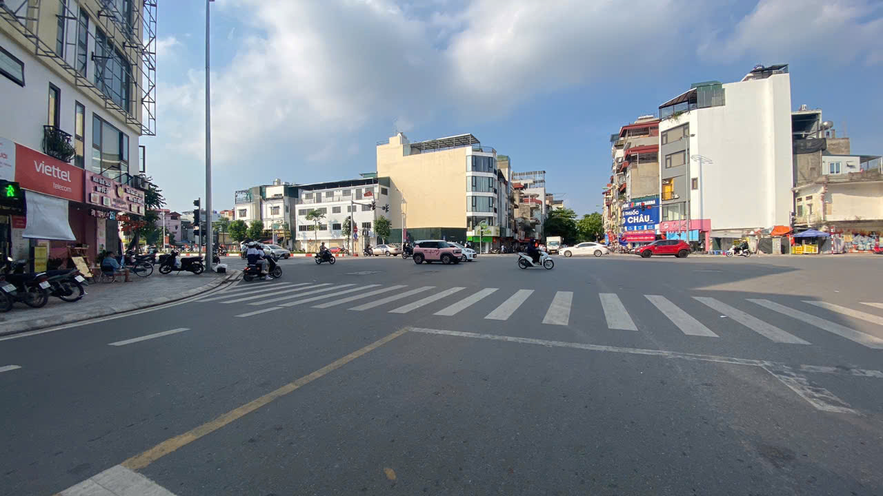 HIẾM, NHỈNH 7 TỶ CÓ NHÀ Ở NGAY TRUNG TÂM NGUYỄN VĂN CỪ 32M, 5T, Ô TÔ CHẠY QUA NHÀ. - Ảnh chính