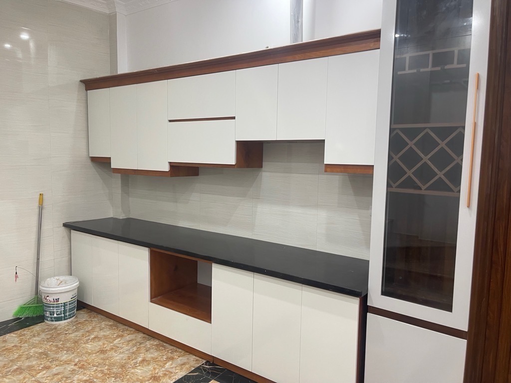 Duy nhất 1 căn !!! chỉ nhỉnh 4 tỷ nhà 30m x 6T Thạch Bàn cách 1 nhà ra oto, sổ đẹp, nhanh tay LH - Ảnh 1
