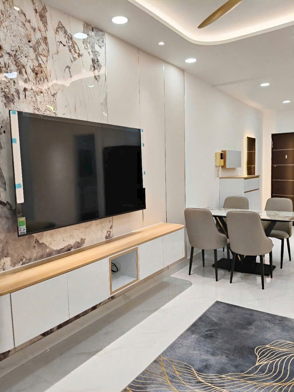 HOT HOT HOT -CẦN BÁN NHANH HOẶC CHO THUÊ NHANH 10a4-6, Sky Garden 3, Phú Mỹ Hưng, Quận 7, HCM - Ảnh 1