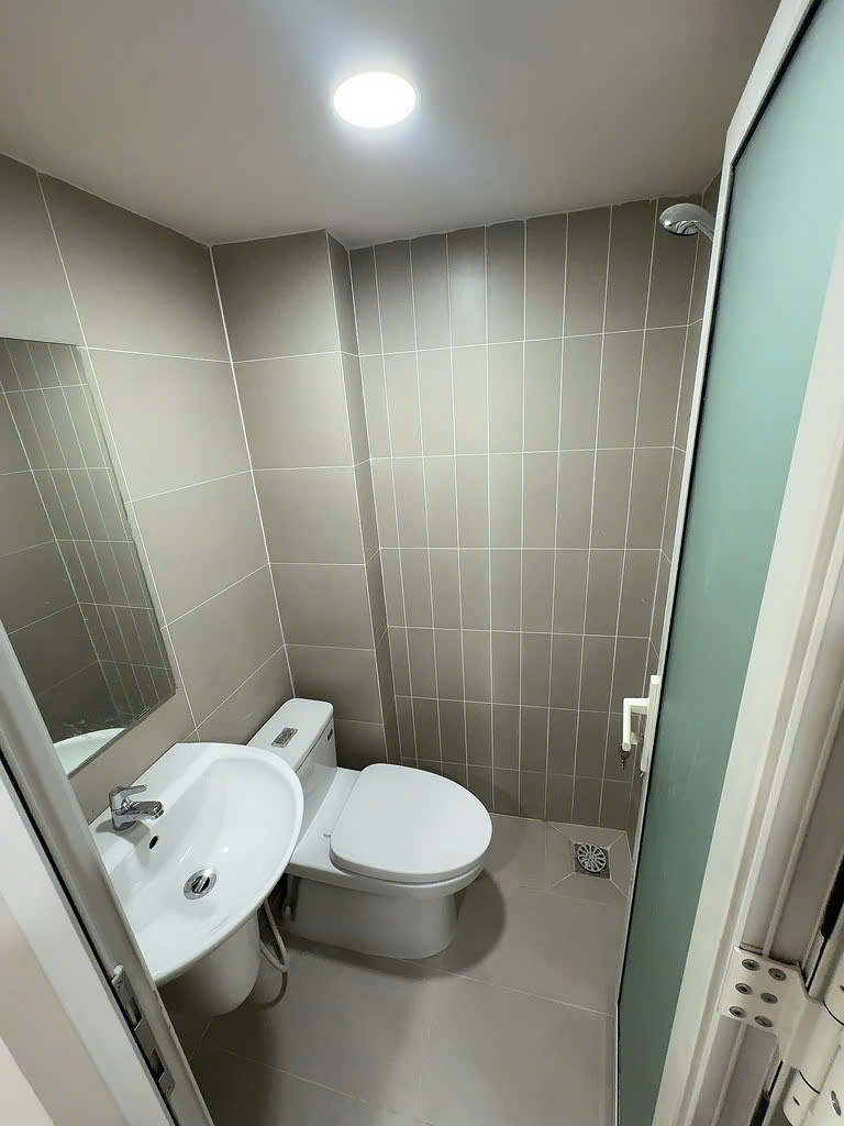 Nhà xinh sát mặt tiền trung tâm Q4<br>có 3 tỷ - Ảnh 2
