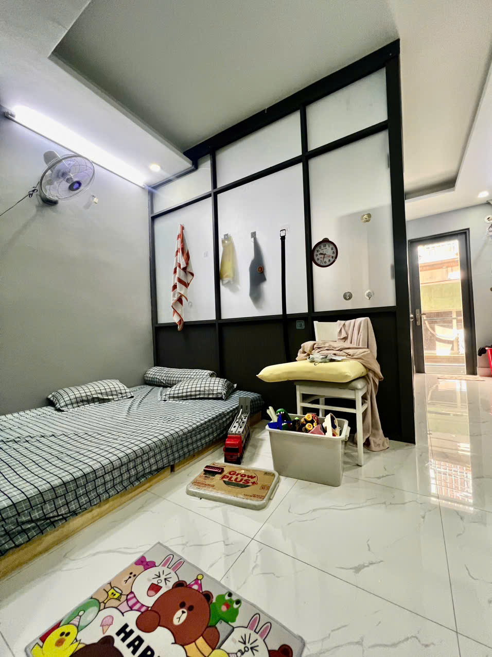 BÁN NHÀ  03 TẤM BTCT<br><br> - KhU DÂN CƯ HIỆN HỮU, P13 , Quận 4<br><br>NGANG 4M CÓ 4 TỶ - Ảnh 3