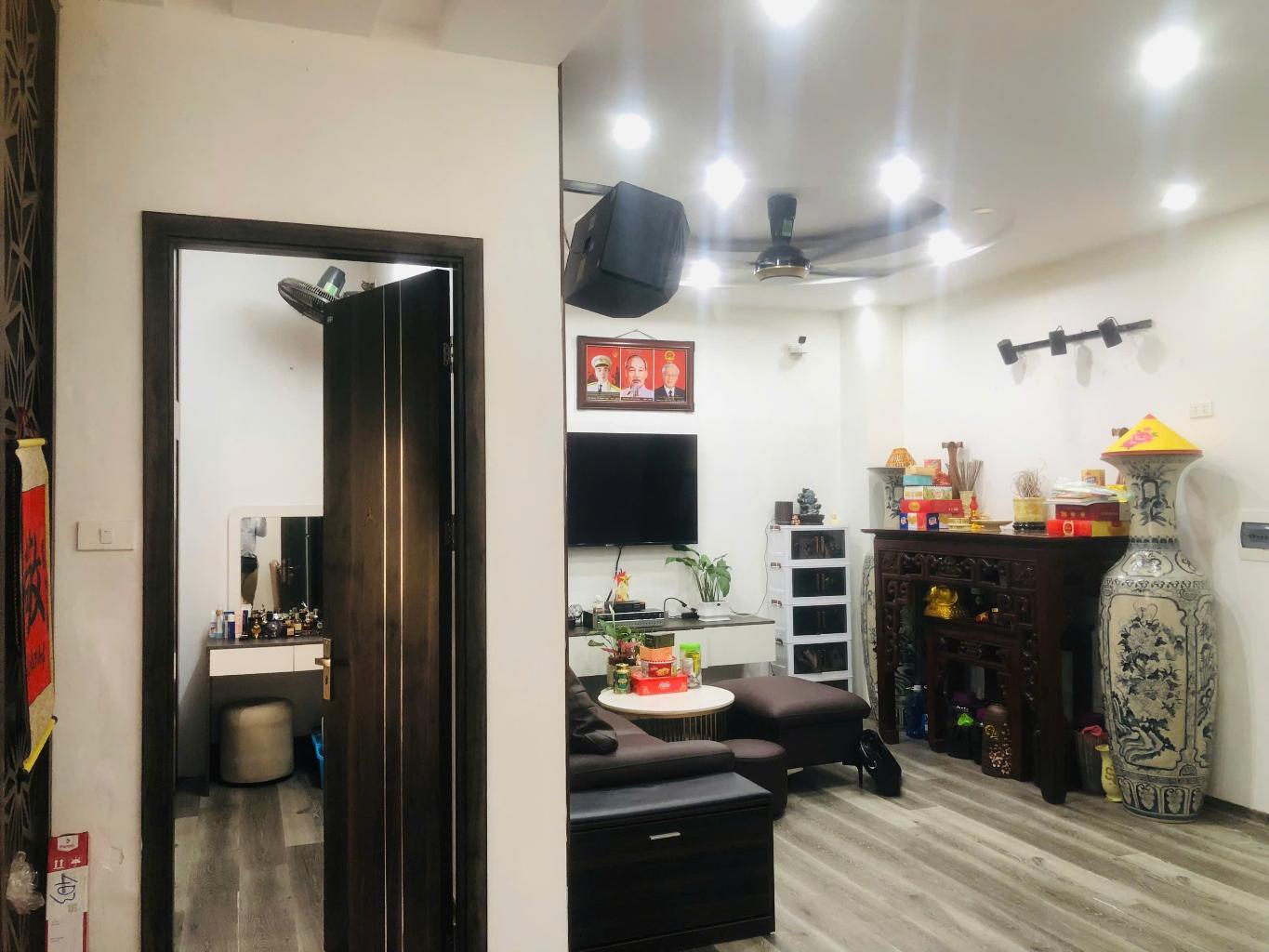 (Tin thật 100%) CH 72,6m2 x 2PN có slot ô tô tại Tòa B3A KĐT Nam Trung Yên - Nội thất cao cấp - Ảnh chính