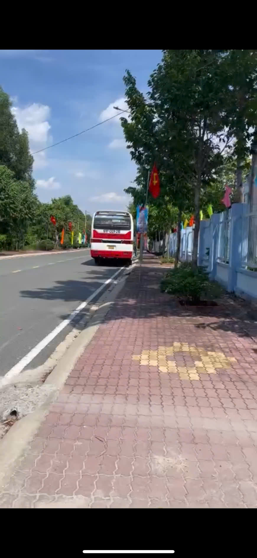 Đất phường Tân an TP Thủ Dầu Một mặt tiền đường nhựa,sát bên UBND Phường DT 305,6m2 <br>  300m2 đất ở - Ảnh 1