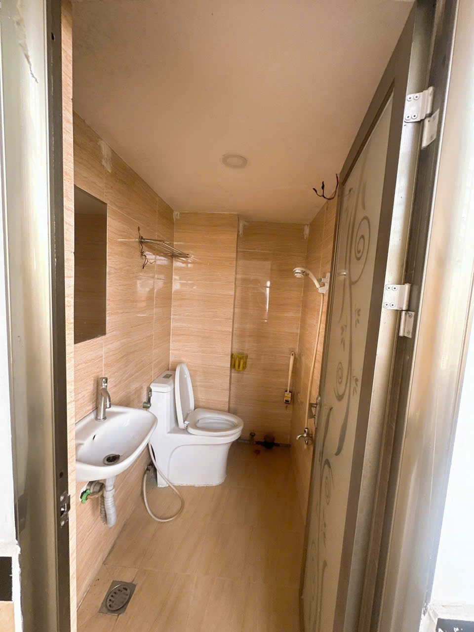 Bán nhà mặt tiền Tôn Thất Thuyết Quận 4 ,<br>9 lầu , 33 phòng 120m2 chỉ 31 tỷ - Ảnh 2
