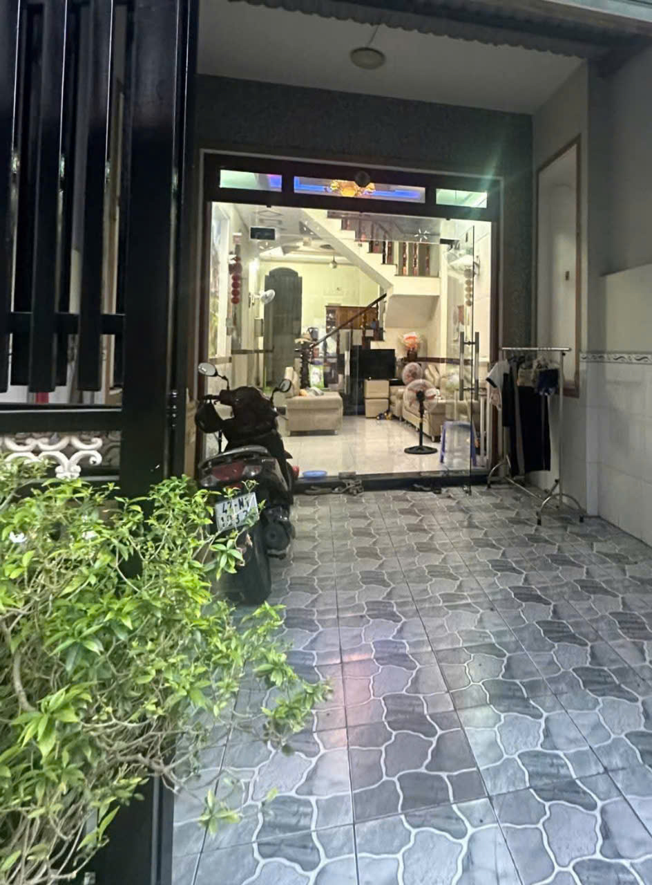 BÁN NHÀ NHANH - DT 80M2 - HẺM XE HƠI - VÀO NHÀ - NGAY TRUNG TÂM - DĨ AN ĐƯỜNG XE TẢI TRƯỚC NHÀ - Ảnh chính