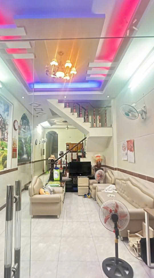 BÁN NHÀ NHANH - DT 80M2 - HẺM XE HƠI - VÀO NHÀ - NGAY TRUNG TÂM - DĨ AN ĐƯỜNG XE TẢI TRƯỚC NHÀ - Ảnh 1