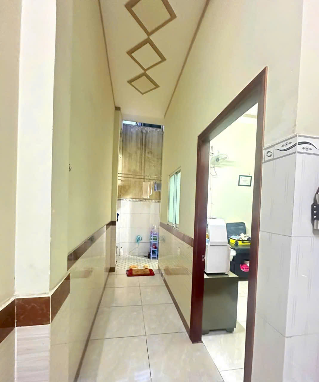BÁN NHÀ NHANH - DT 80M2 - HẺM XE HƠI - VÀO NHÀ - NGAY TRUNG TÂM - DĨ AN ĐƯỜNG XE TẢI TRƯỚC NHÀ - Ảnh 3