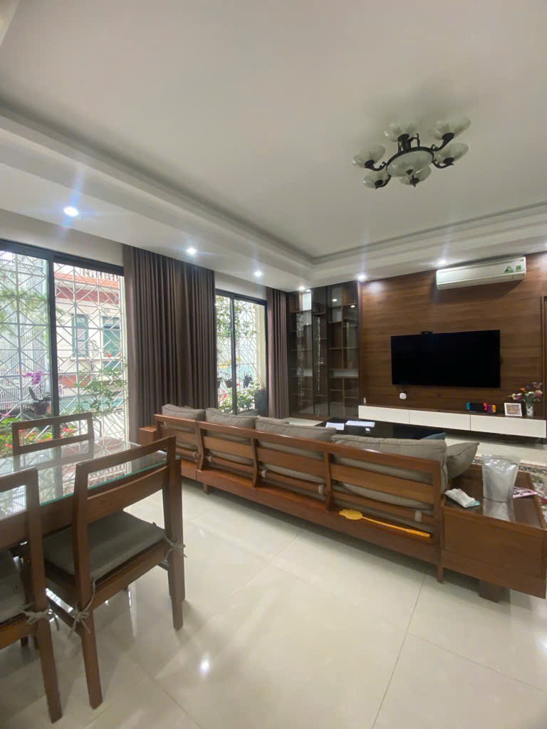 Nhà 5 tầng thang máy phố Võ Chí Công, Tây Hồ, ô tô qua nhà, 42m, mặt tiền gần 5m, 11 tỷ - Ảnh 1