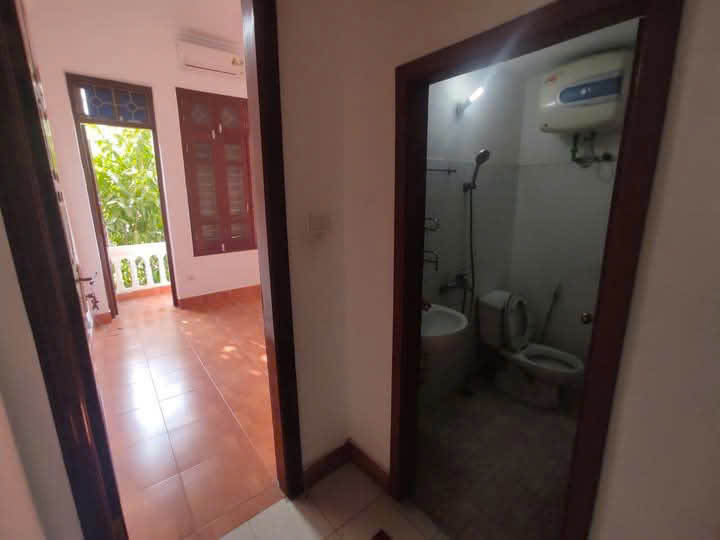 Cho thuê nhà mặt phố  Nguyễn Bá Khoản - ên Hòa Cầu Giấy 45m x 4T giá 25tr, ở và KD - Ảnh 2