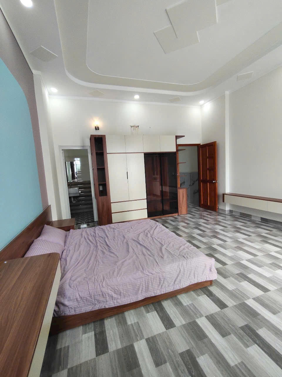 KẸT TIỀN CẦN BÁN GẤP CĂN NHÀ PHỐ ĐÃ HOÀN CÔNG Ở THUẬN AN GIÁ 2 TỶ - Ảnh 1