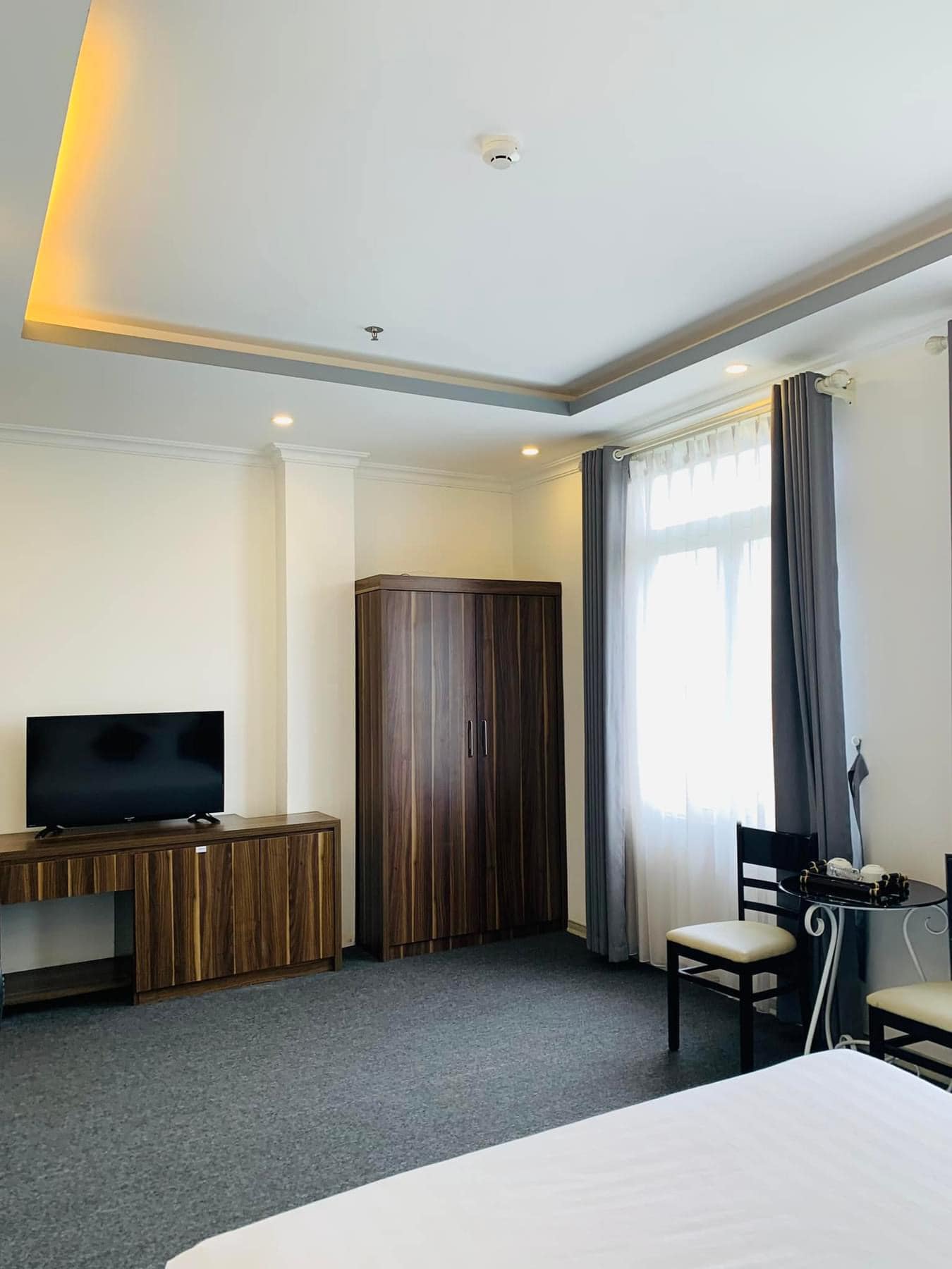 Bán Tòa Khách Sạn Phố Trần Duy Hưng,Ngõ Ôtô View hồ 150m/7Tầng (Có Hầm) 68 Tỷ - Ảnh 2