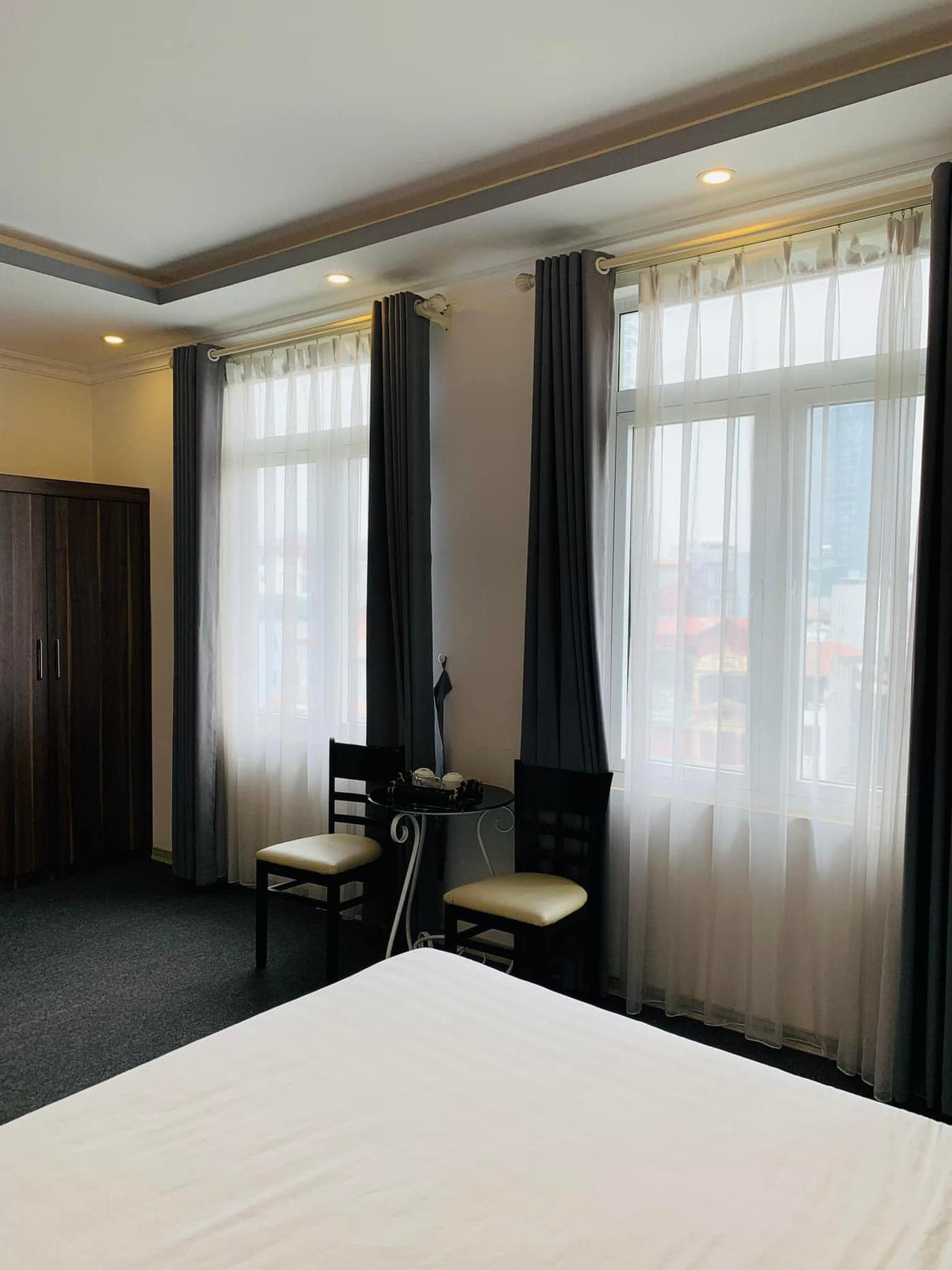 Bán Tòa Khách Sạn Phố Trần Duy Hưng,Ngõ Ôtô View hồ 150m/7Tầng (Có Hầm) 68 Tỷ - Ảnh 3