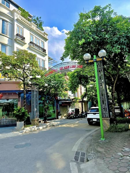 Bán BT Tây Nam Linh Đàm, siêu phẩm trung tâm Hoàng Mai, lô góc, hiếm nhà bán. 180m2 46 tỷ - Ảnh 1