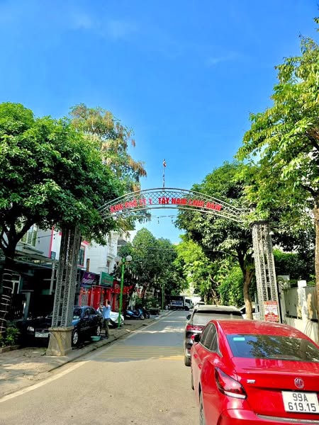Bán BT Tây Nam Linh Đàm, siêu phẩm trung tâm Hoàng Mai, lô góc, hiếm nhà bán. 180m2 46 tỷ - Ảnh 2