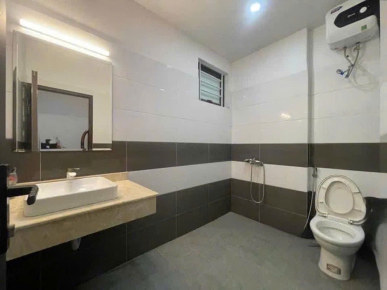 NHÀ ĐẸP - GIÁ TỐT - Vị Trí Đắc Địa Tại Phố Pháo Đài Láng, Quận Đống Đa, Thành phố Hà Nội - Ảnh 1