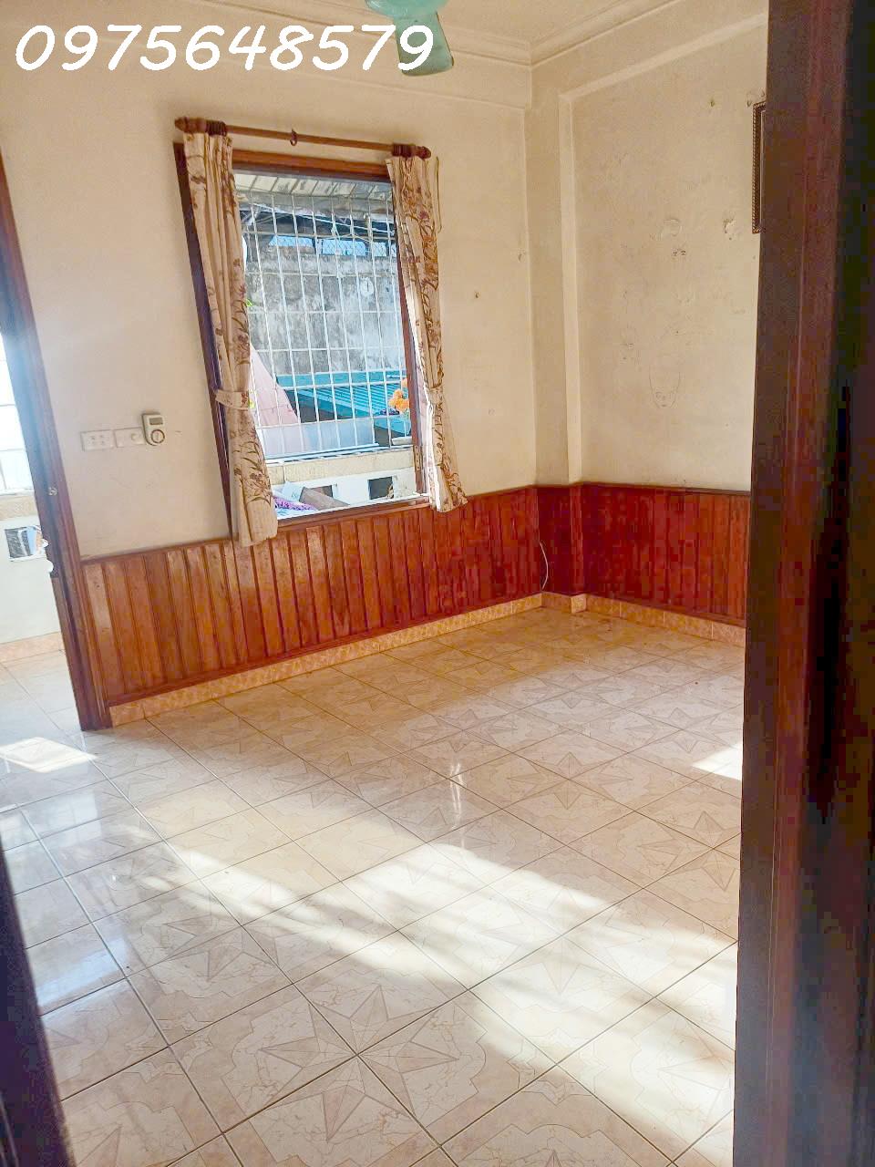 Bán căn hộ tập thể ngõ Thịnh Hào 120m 3 ngủ Ở sướng giá mềm - Ảnh 1