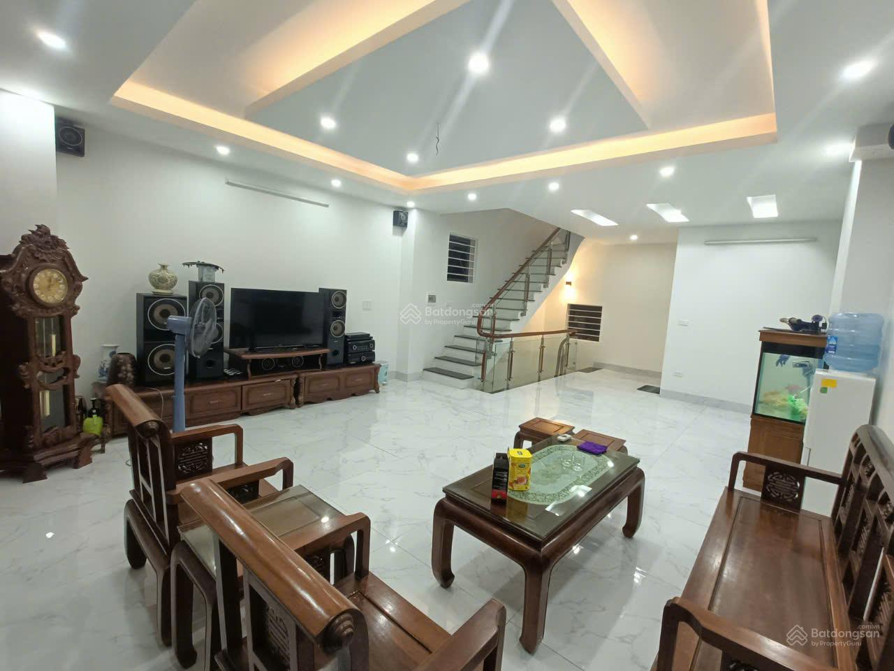 Chính chủ bán nhà 5 tầng tại ngõ 11 Việt Hưng ngay cạnh Vinhome Riverside - Ảnh 2