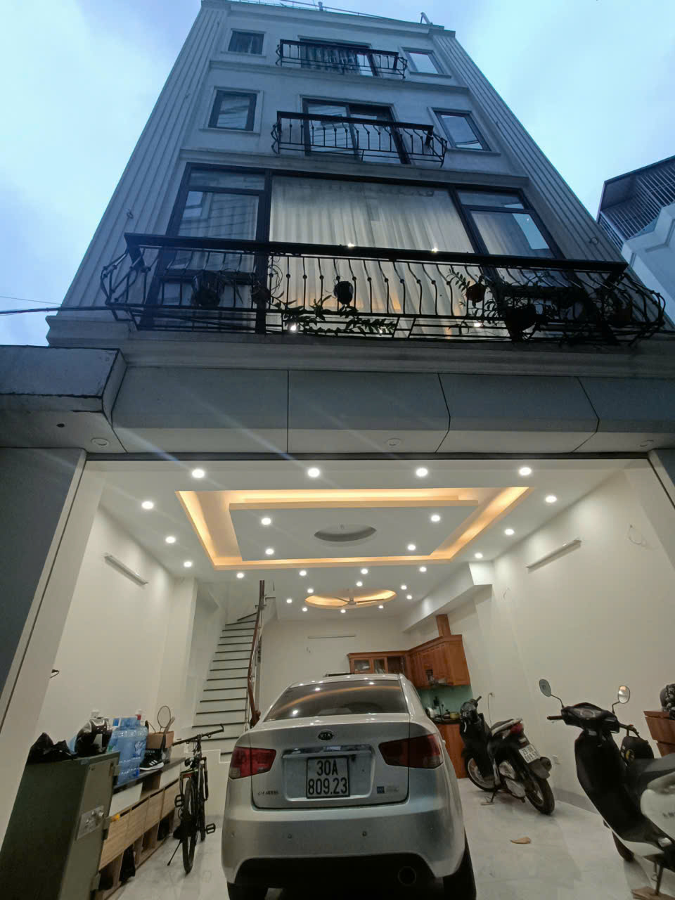 Chính chủ bán nhà 5 tầng tại ngõ 11 Việt Hưng ngay cạnh Vinhome Riverside - Ảnh chính
