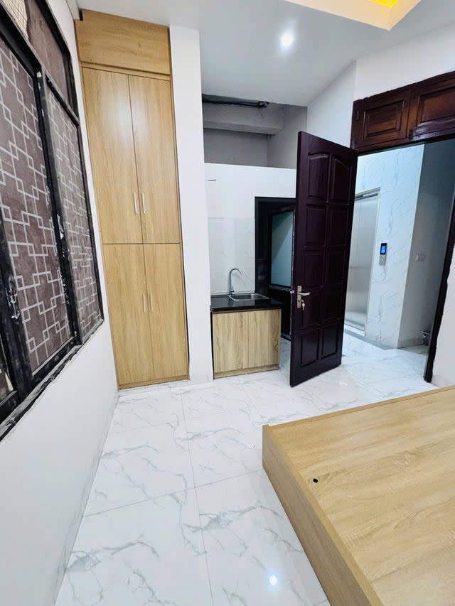 NHÀ MỚI DÒNG TIỀN Ngõ Giếng 40/45 m2,X  6  tầng, mặt tiền 9. 5m,8.8 tỷ Đống Đa - Ảnh 1