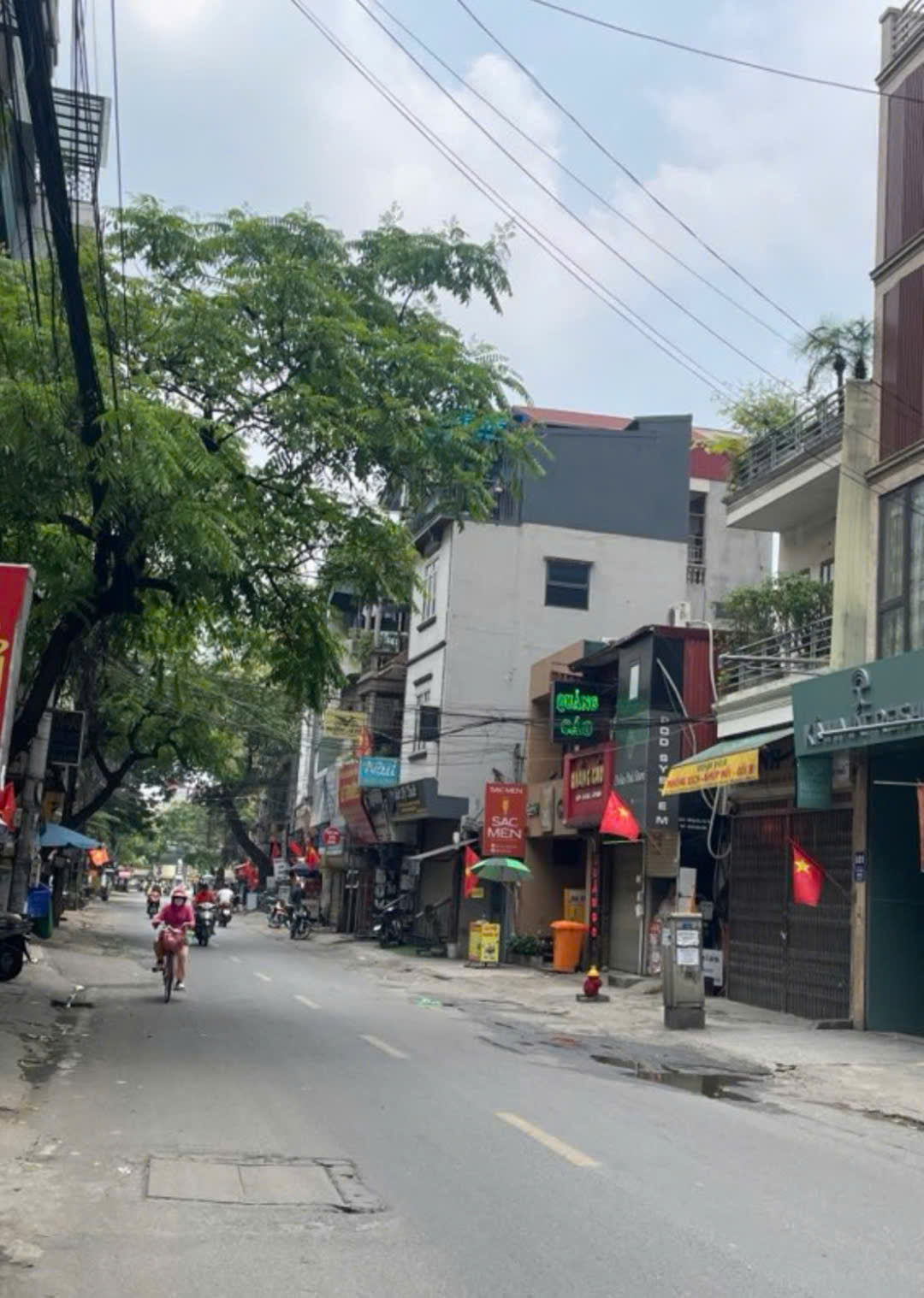 đất mặt phố ĐÊ LA THÀNH, chỉ hơn 300 tr/m, lô góc, mặt tiền 6.6m, gần ngã 5 ô chợ dừa, cần tiền - Ảnh chính