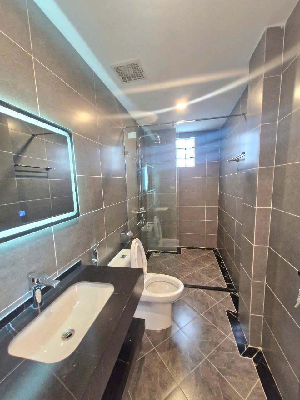 NHÀ ĐẸP - GIÁ TỐT -Bán Nhanh Nhà MẶT TIỀN RỘNG, OTO VÀO TẬN NHÀ Tại THẠCH BÀN, LONG BIÊN, HÀ NỘI - Ảnh 2