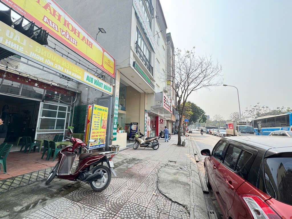 Bán nhà mặt phố Cổ Linh, Long Biên vỉa hè oto tránh kinh doanh sầm uất 155m, mặt tiền: 6m - Ảnh 1