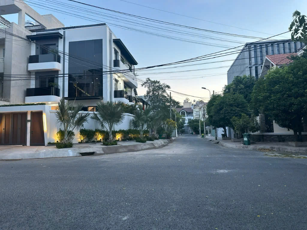 Bán nhà mặt tiền đường Nguyễn Văn Hưởng, Thảo Điền, Quận 2. Diện tích 5x22m, giá chỉ 38 tỷ. - Ảnh 4