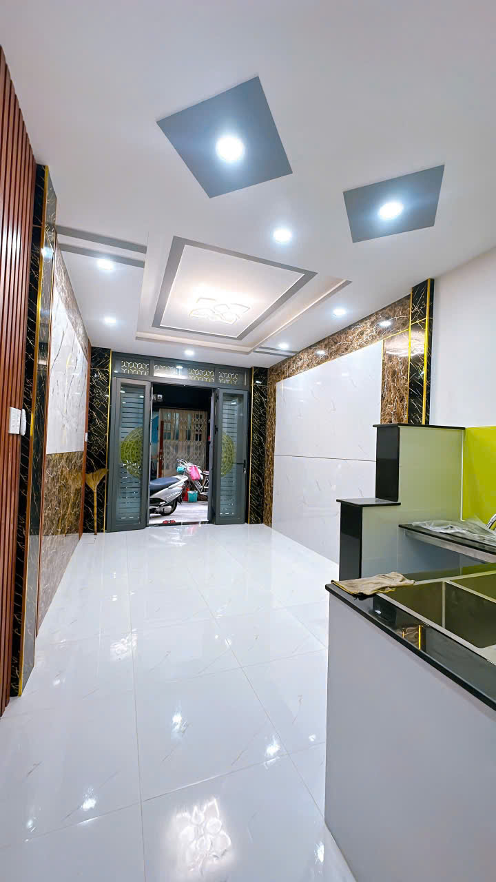 Sát mặt tiền Hoàng Diệu Q4 <br>ĐÚC 3 TẤM HƠN 4 TỶ - Ảnh chính