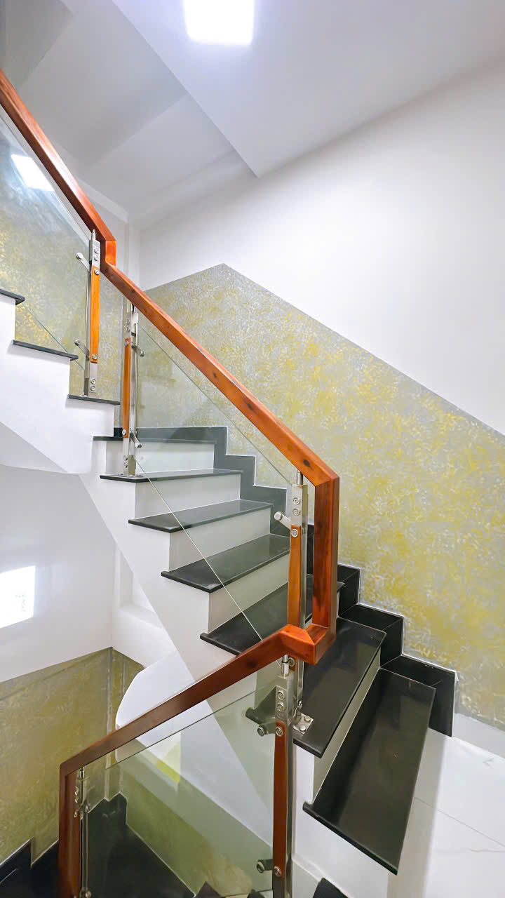 Sát mặt tiền Hoàng Diệu Q4 <br>ĐÚC 3 TẤM HƠN 4 TỶ - Ảnh 4