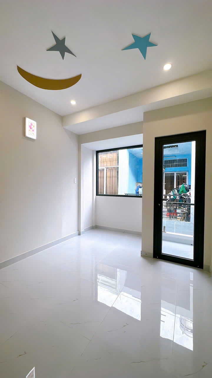 Sát mặt tiền Hoàng Diệu Q4 <br>ĐÚC 3 TẤM HƠN 4 TỶ - Ảnh 2